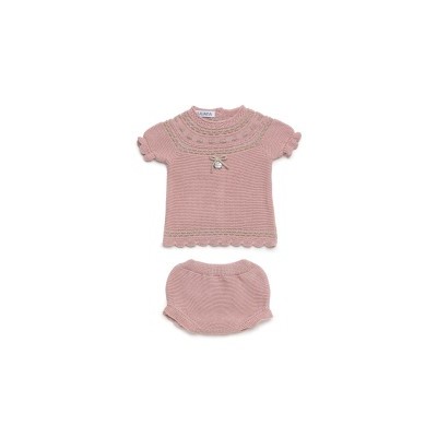conjunto rosa y beige